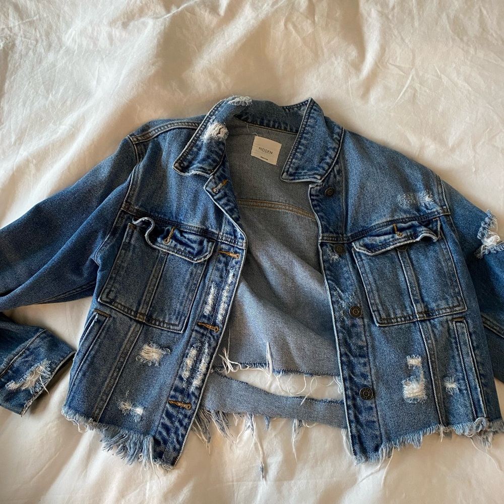Distressed Hidden Denim Cropped Jean Jacket